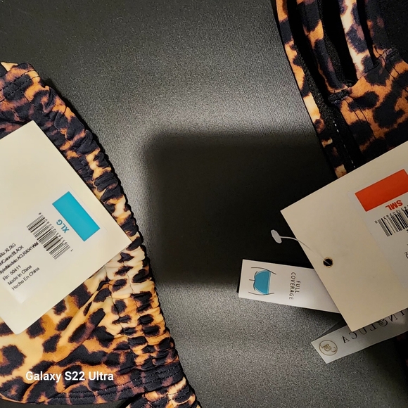 Swimsuit - Picture 6 of 14